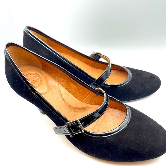 Black Suede Mary Jane Heels. Size 8. - Picture 3 of 8